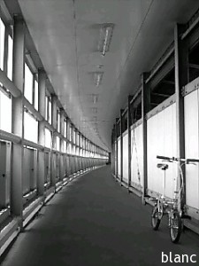 南魚崎駅連絡橋